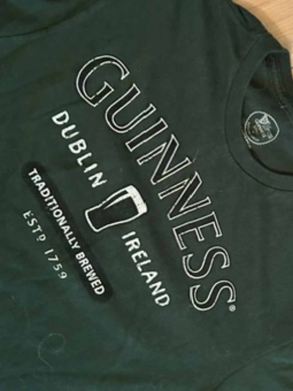 Guinness size medium top tee shirt mens t green graphic beer fan - Picture 2 of 4